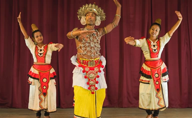 Spectacle de danses kandyennes